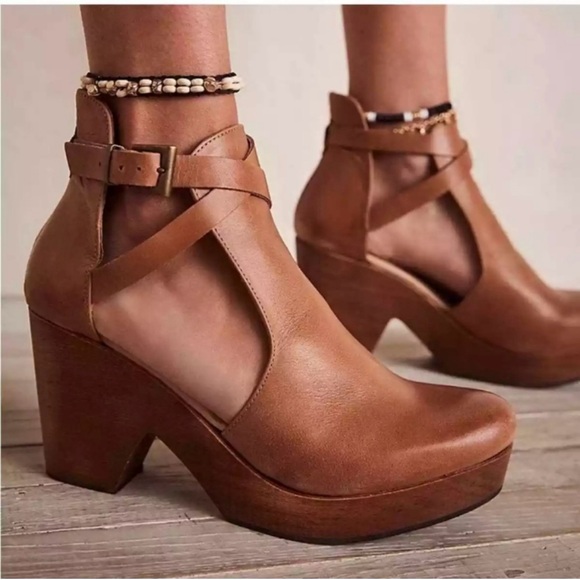 Free People Cedar Leather Women’s Tan Clogs Size 9 NEW - Picture 1 of 16